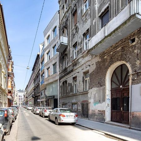 Central - New - Quiet Sleep Apartment Budapest Bagian luar foto