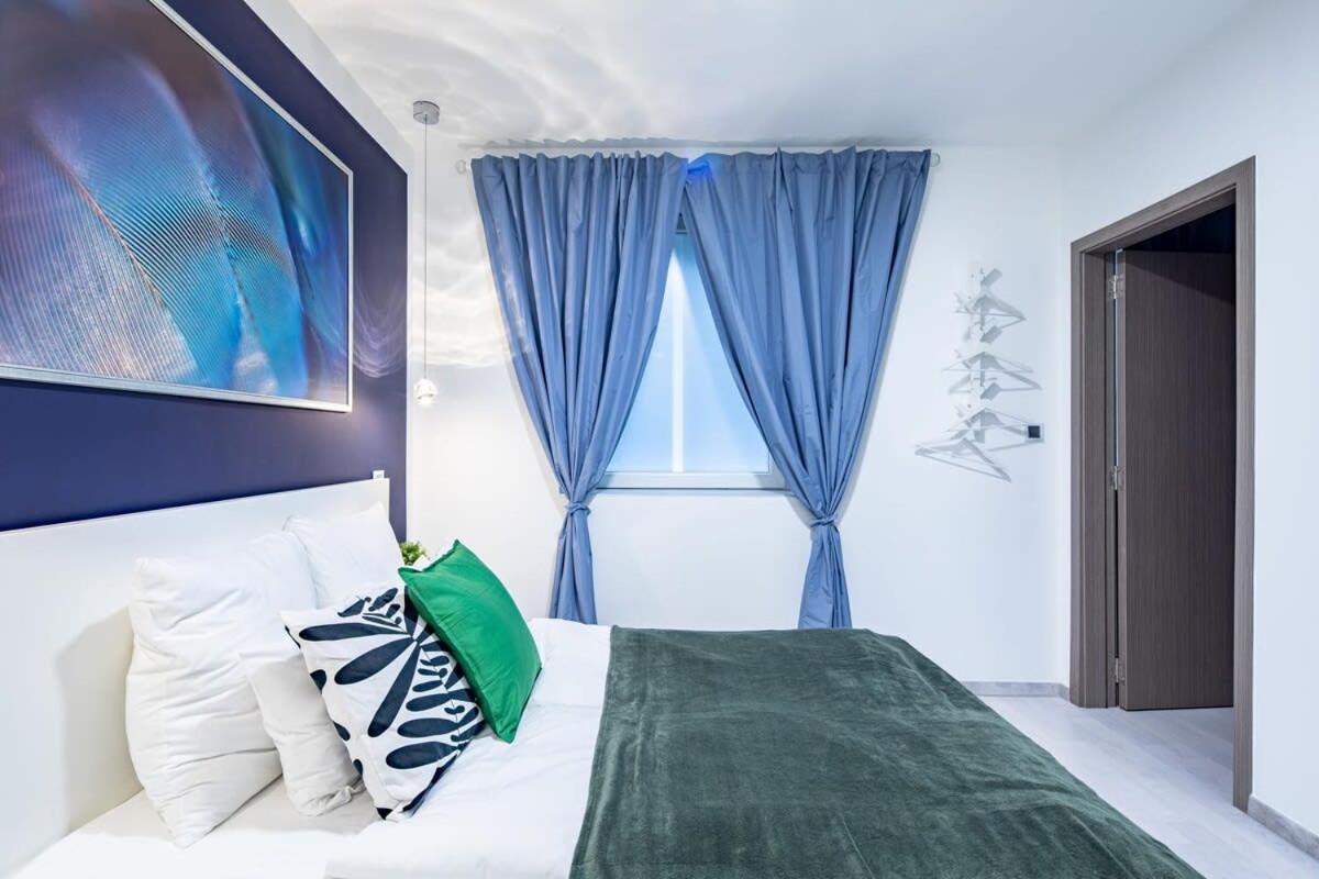 Central - New - Quiet Sleep Apartment Budapest Bagian luar foto