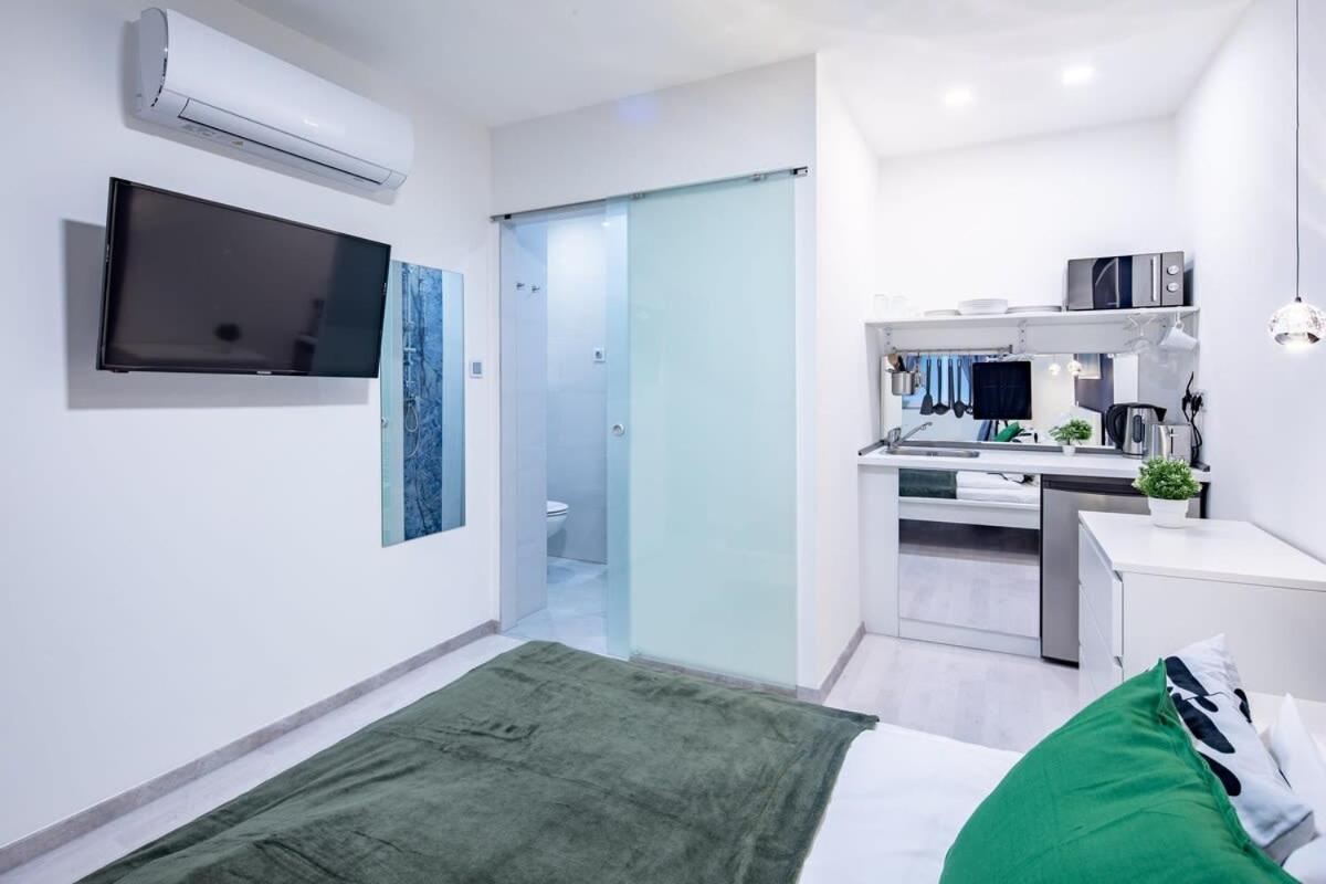 Central - New - Quiet Sleep Apartment Budapest Bagian luar foto