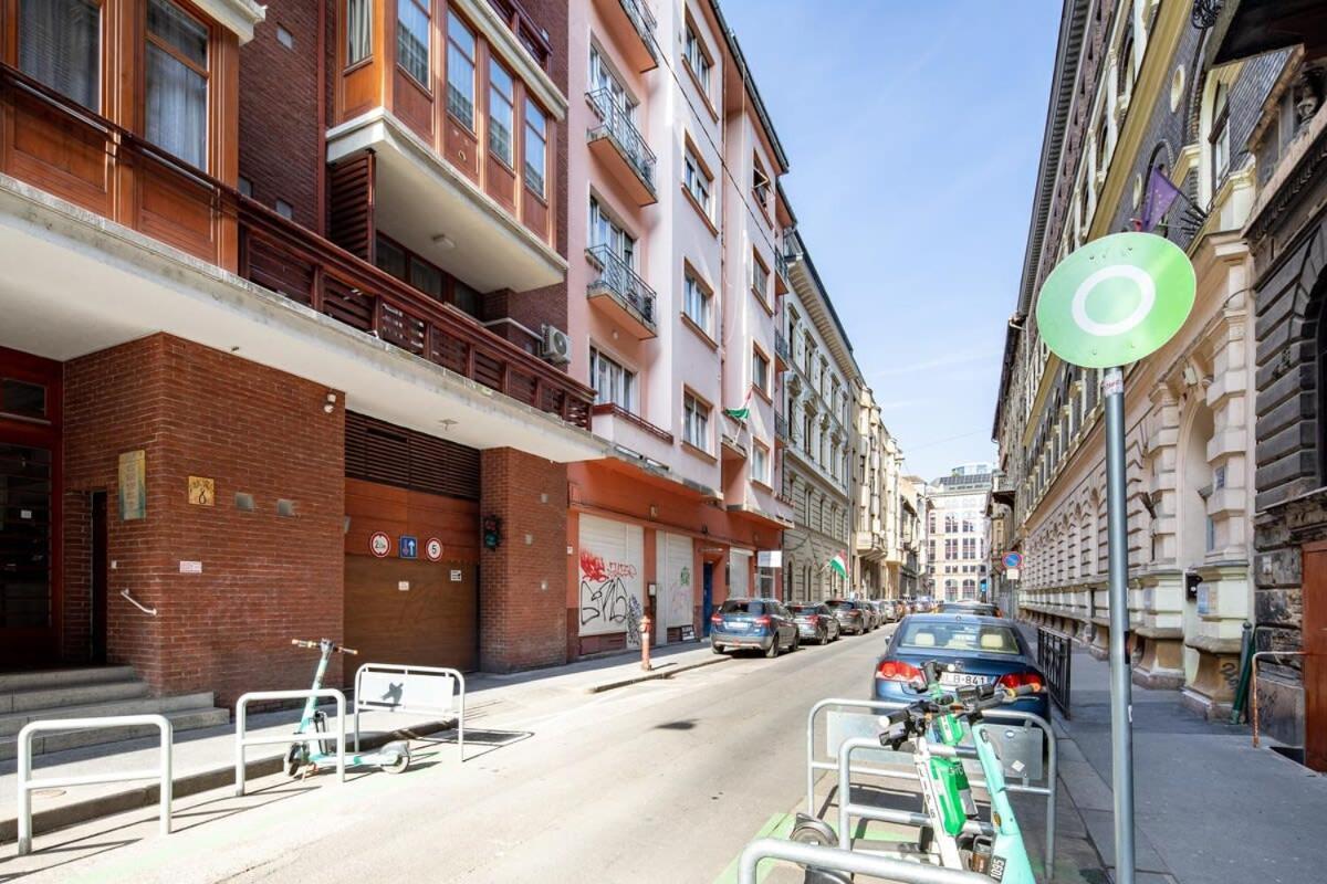 Central - New - Quiet Sleep Apartment Budapest Bagian luar foto